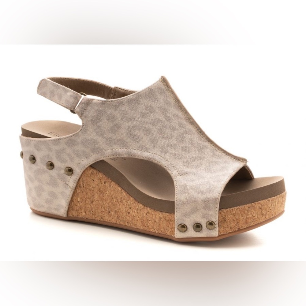 NWOT Corkys Nude Leopard Wedge